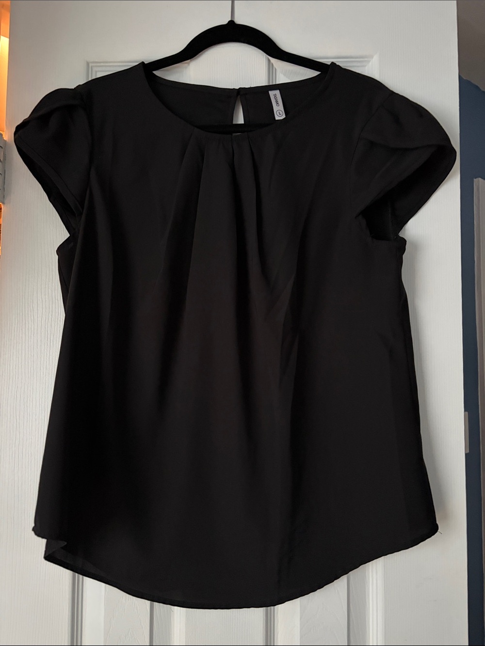 Women's Black Short-Sleeve Pleated Neck Blouse